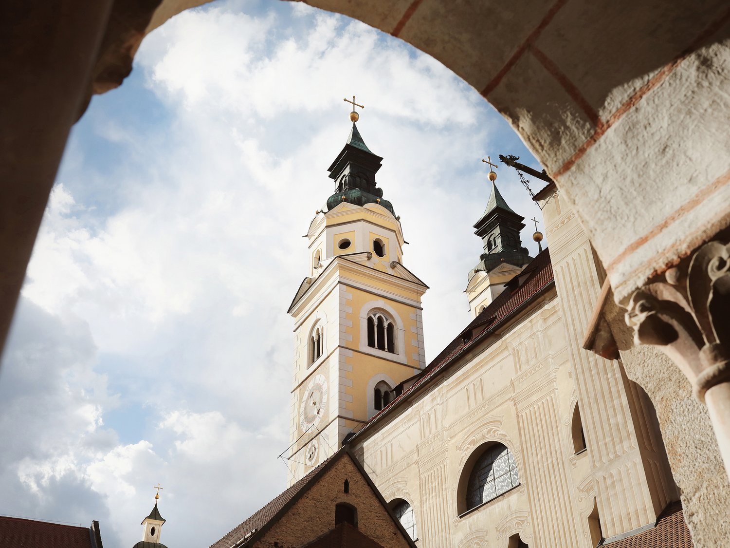 Brixner Dom vom Kreuzgang aus Dombezirk