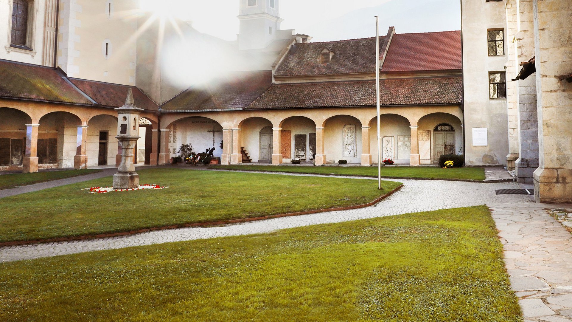 Pfarrkirche und Alter Friedhof